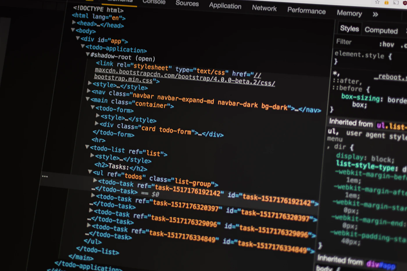 Pantalla mostrando una plataforma digital empresarial en desarrollo